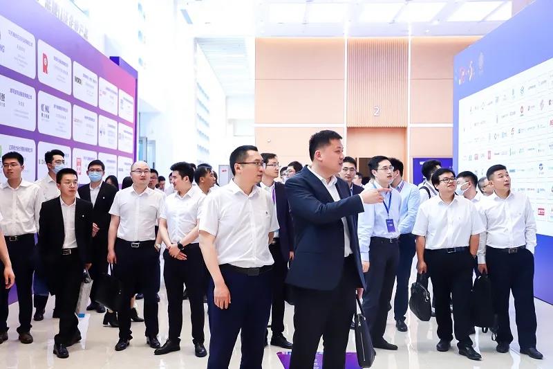 楊市長、方書記親臨亨通展位 | 2021首屆蘇州超級產地節(jié)(圖5)